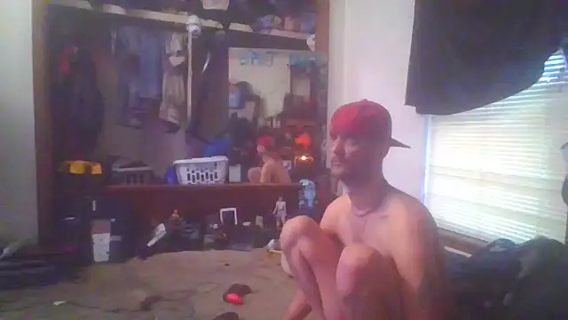 Snapshot of slinginbigD chatting on February 19, 2025, 11:36 pm slinginbigD online show from February 19, 2025, 11:36 pm