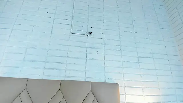 Isis Osman online show from January 3, 2025, 11:23 pm