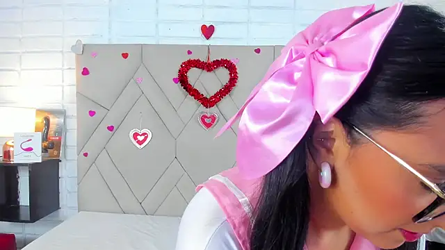 Isis Osman online show from February 20, 2025, 8:47 pm