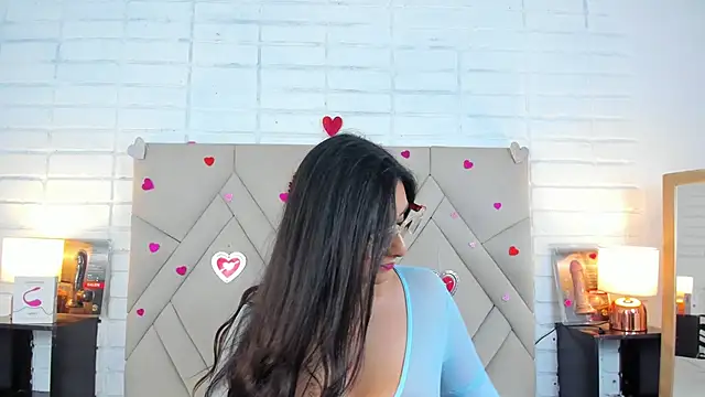 Isis Osman online show from February 28, 2025, 8:28 pm