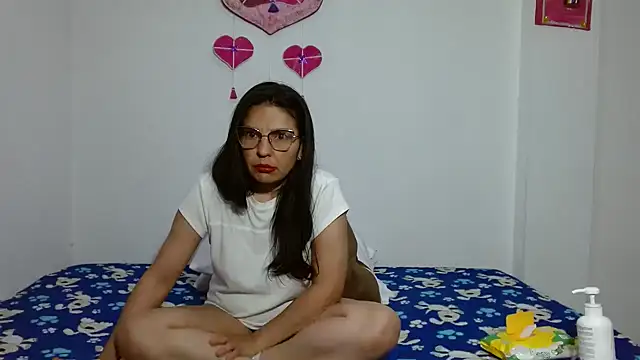 anybellucci43 online show from December 17, 2025, 8:53 am