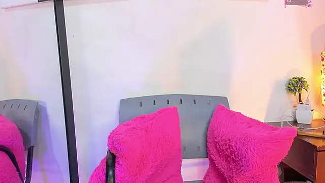 Snapshot of Monica_lopez chatting on December 14, 2024, 7:46 pm Monica lopez online show from December 14, 2024, 7:46 pm