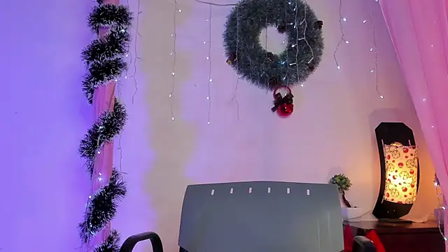 Snapshot of Monica_lopez chatting on December 23, 2024, 8:14 pm Monica lopez online show from December 23, 2024, 8:14 pm