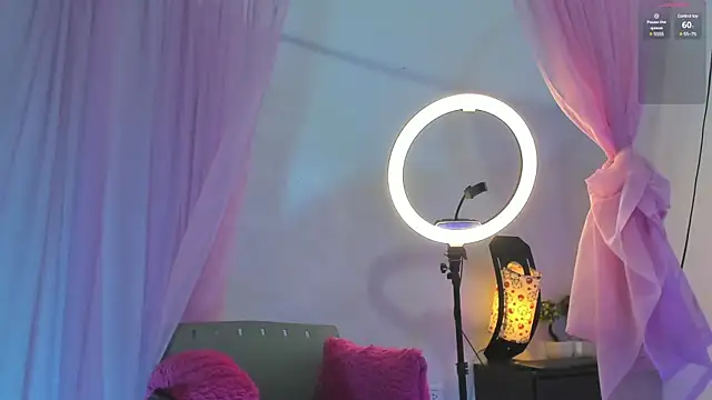 Snapshot of Monica_lopez chatting on January 23, 2025, 7:29 pm Monica lopez online show from January 23, 2025, 7:29 pm