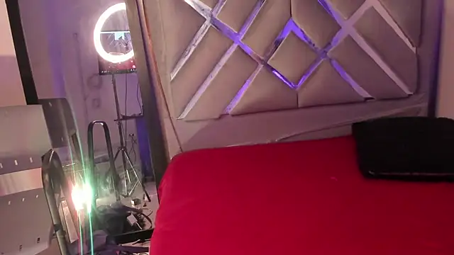 Snapshot of Monica_lopez chatting on March 8, 2025, 2:12 am Monica lopez online show from March 8, 2025, 2:12 am