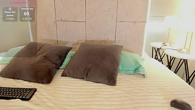 anastasia jhons online show from October 22, 2025, 3:51 am