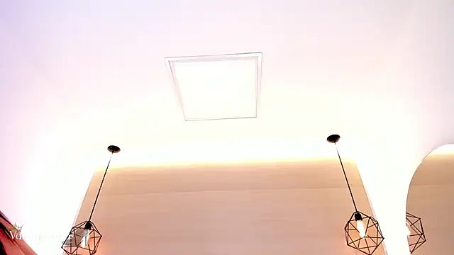 valerysantos  online show from November 7, 2025, 12:05 pm