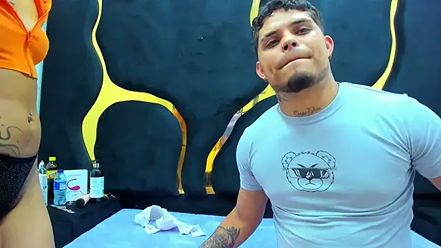 MelissaAndZeuss online show from February 25, 2025, 4:03 am