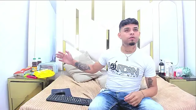 MelissaAndZeuss online show from October 12, 2025, 6:12 am