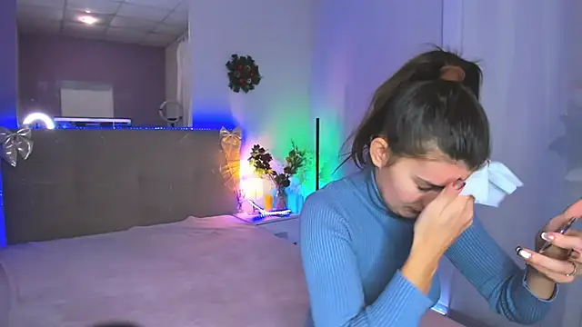 Snapshot of Laura_Leee chatting on December 21, 2025, 6:20 am Laura Leee online show from December 21, 2025, 6:20 am