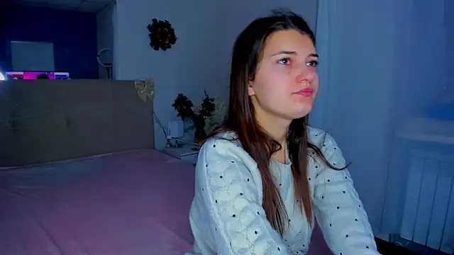 Snapshot of Laura_Leee chatting on January 11, 2026, 6:18 am Laura Leee online show from January 11, 2026, 6:18 am