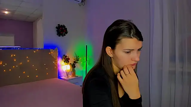 Snapshot of Laura_Leee chatting on January 14, 2026, 6:19 am Laura Leee online show from January 14, 2026, 6:19 am