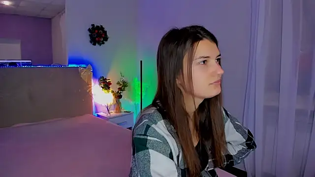 Snapshot of Laura_Leee chatting on January 17, 2026, 5:56 am Laura Leee online show from January 17, 2026, 5:56 am