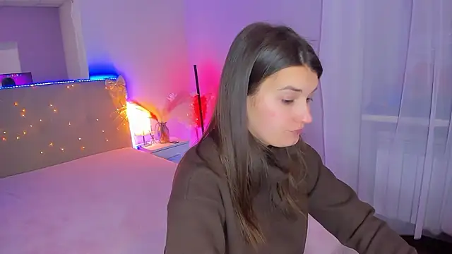 Snapshot of Laura_Leee chatting on February 2, 2026, 6:12 am Laura Leee online show from February 2, 2026, 6:12 am