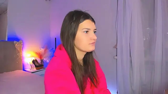 Snapshot of Laura_Leee chatting on February 16, 2026, 6:20 am Laura Leee online show from February 16, 2026, 6:20 am