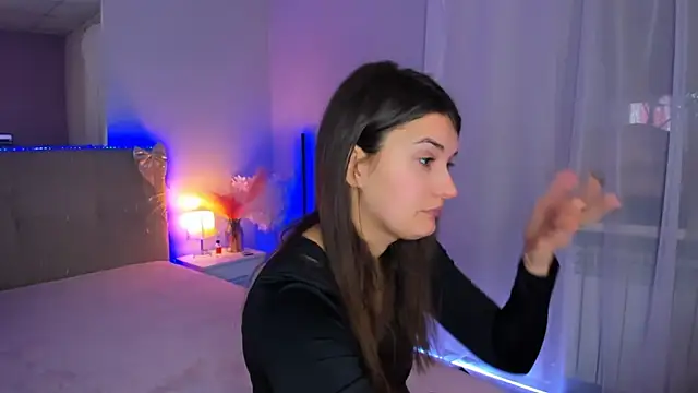 Snapshot of Laura_Leee chatting on February 22, 2026, 6:13 am Laura Leee online show from February 22, 2026, 6:13 am