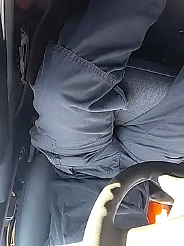 Snapshot of vanscr1 chatting on December 19, 2025, 2:24 pm vanscr1 online show from December 19, 2025, 2:24 pm