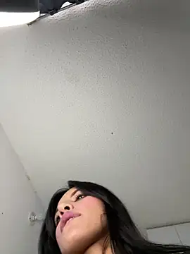 Dulceeany online show from March 4, 2025, 10:05 pm