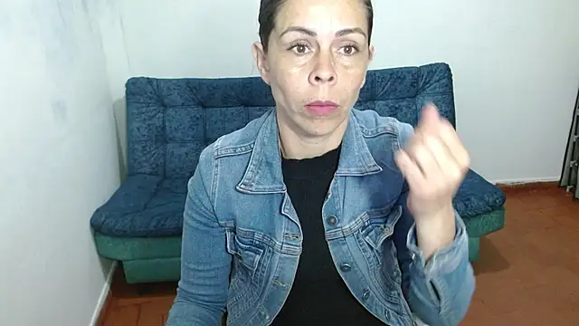 Snapshot of Marilyn_xxxx chatting on October 12, 2025, 10:42 pm Marilyn xxxx online show from October 12, 2025, 10:42 pm