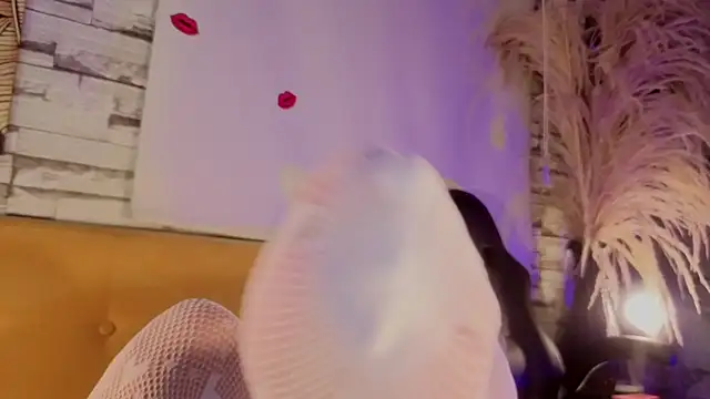 Estrella05  online show from February 17, 2026, 5:37 am