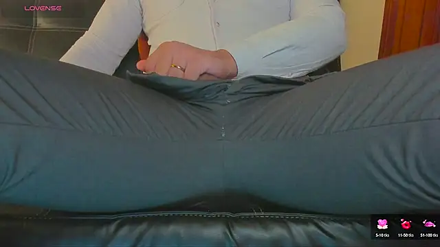 Snapshot of MrLonely02 chatting on December 10, 2024, 10:58 pm MrLonely02 online show from December 10, 2024, 10:58 pm