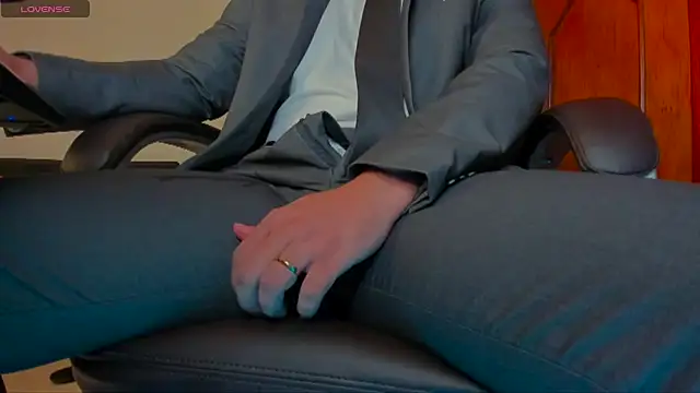 Snapshot of MrLonely02 chatting on February 14, 2025, 1:18 pm MrLonely02 online show from February 14, 2025, 1:18 pm