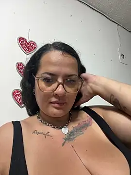 Snapshot of KarllaWalker chatting on May 27, 2026, 1:24 am KarllaWalker online show from May 27, 2026, 1:24 am