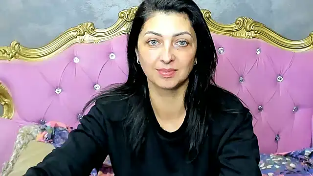 DivinSandra online show from February 27, 2025, 11:41 am