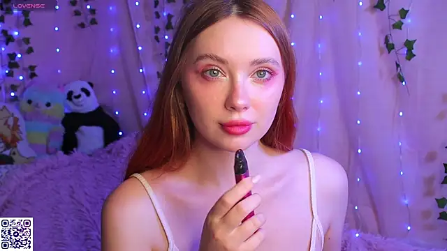 Snapshot of YourSkyAni chatting on October 11, 2025, 12:15 pm YourSkyAni online show from October 11, 2025, 12:15 pm