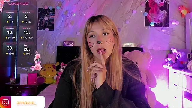 ariana rosse   online show from October 31, 2025, 8:59 am