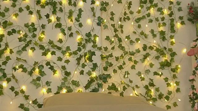 Snapshot of Brenda_M00n chatting on January 14, 2025, 7:17 am Brenda M00n online show from January 14, 2025, 7:17 am