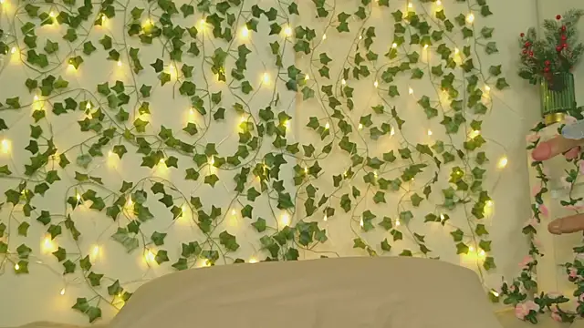 Snapshot of Brenda_M00n chatting on January 18, 2025, 5:10 am Brenda M00n online show from January 18, 2025, 5:10 am