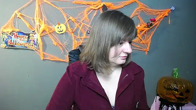 Snapshot of ZannaDreil chatting on November 3, 2025, 7:04 pm ZannaDreil online show from November 3, 2025, 7:04 pm