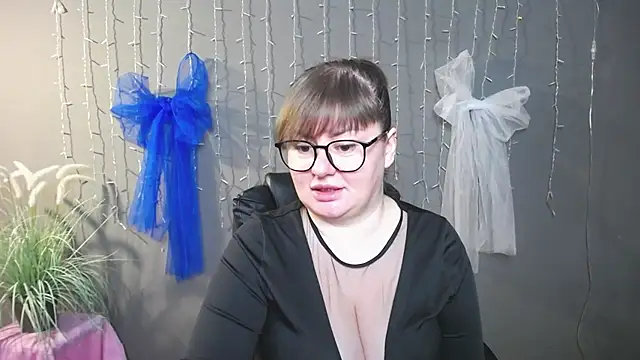 Snapshot of ZannaDreil chatting on November 25, 2025, 7:14 pm ZannaDreil online show from November 25, 2025, 7:14 pm