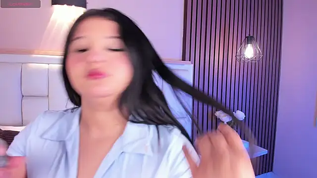AvyMilton online show from May 15, 2026, 11:28 am