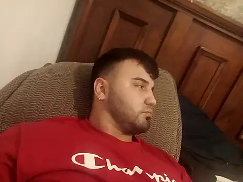 SINUECASTILLO online show from December 5, 2024, 3:17 pm