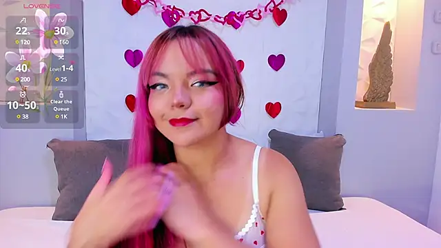 EmilyRouss  online show from February 19, 2025, 7:16 pm