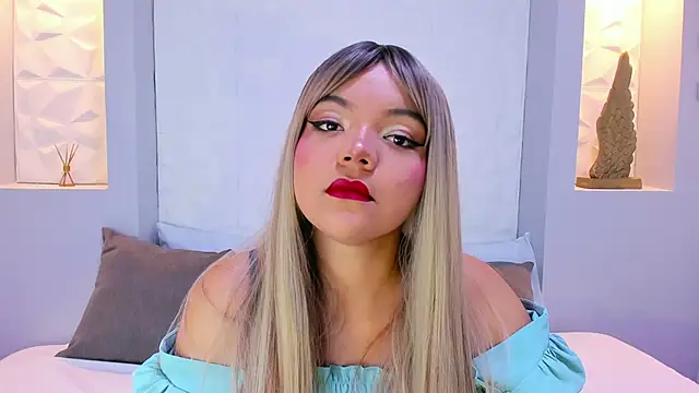 EmilyRouss  online show from February 24, 2025, 7:19 pm