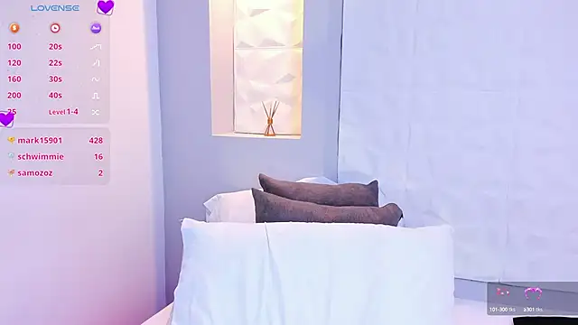 EmilyRouss  online show from February 25, 2025, 1:30 am