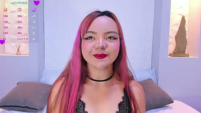 EmilyRouss  online show from February 25, 2025, 7:03 pm