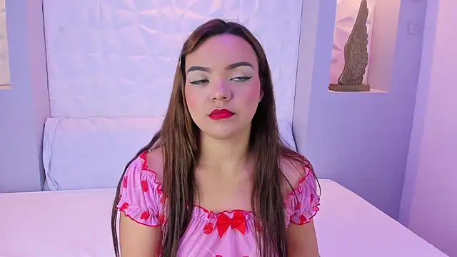 EmilyRouss  online show from November 12, 2025, 7:13 pm