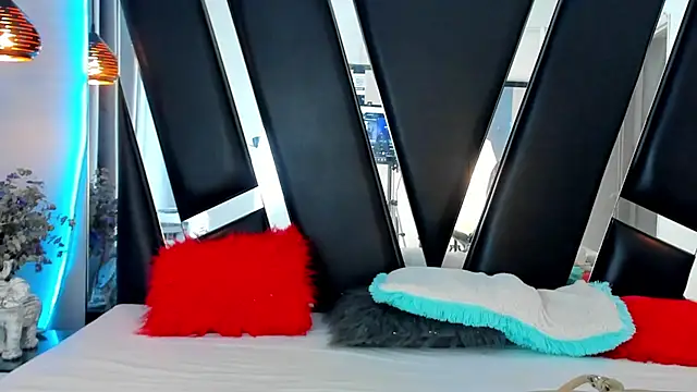 Snapshot of melody_suarez chatting on December 31, 2024, 7:40 pm melody suarez online show from December 31, 2024, 7:40 pm