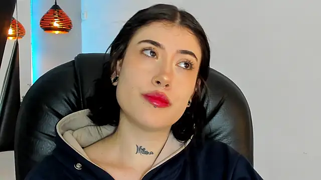 Snapshot of melody_suarez chatting on January 3, 2025, 7:29 pm melody suarez online show from January 3, 2025, 7:29 pm