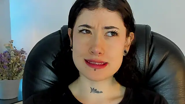 Snapshot of melody_suarez chatting on January 8, 2025, 7:24 pm melody suarez online show from January 8, 2025, 7:24 pm