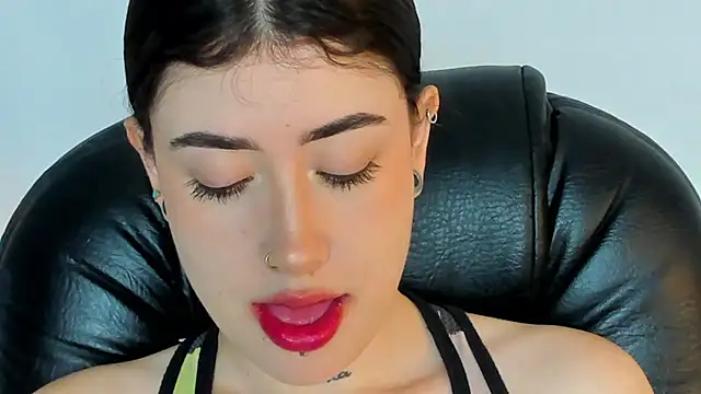 Snapshot of melody_suarez chatting on January 26, 2025, 7:52 pm melody suarez online show from January 26, 2025, 7:52 pm