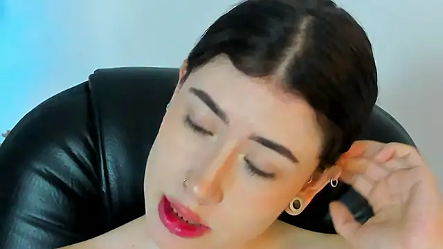 Snapshot of melody_suarez chatting on January 26, 2025, 10:57 pm melody suarez online show from January 26, 2025, 10:57 pm