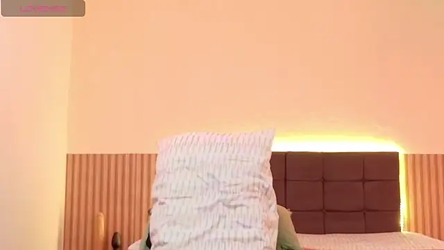 Snapshot of DIOSA-HOT chatting on November 11, 2025, 8:36 am DIOSA-HOT online show from November 11, 2025, 8:36 am