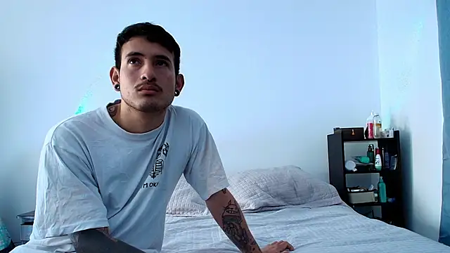 anika lowen02 online show from December 12, 2024, 2:55 pm