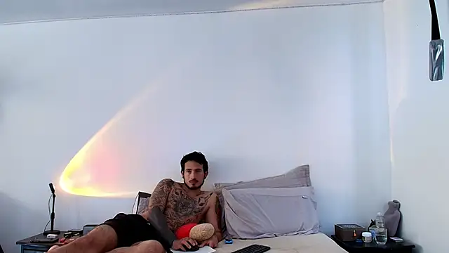 anika lowen02 online show from January 28, 2025, 2:42 pm