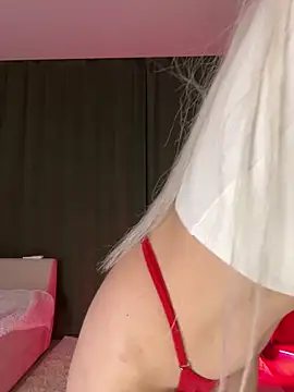 LoveLuna  online show from May 29, 2026, 10:19 pm